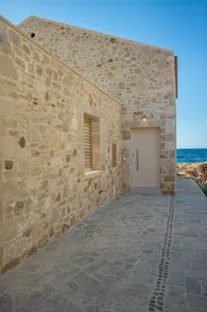 Hippocampo Waterfront Villa - Image 5