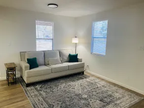 Home in Vidor, TX - Image 2