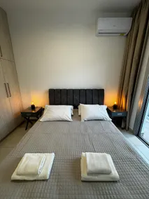 Seaside Bliss 1-Bed Apt - Image 3