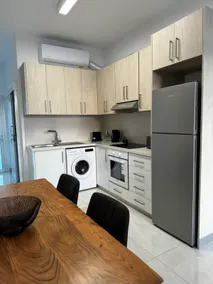Seaside Bliss 1-Bed Apt - Image 5