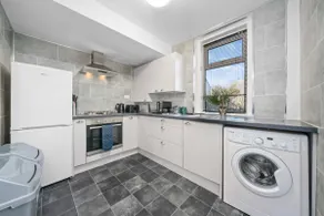 1 Bedroom / Wifi / Sleep 4 / Parking / 30% OFF - Image 3