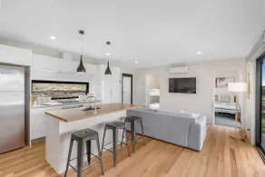 Modern 3 bedroom Country Cabin. - Image 3