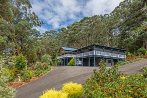 Oceanview Luxury Retreat Amongst the Trees - Image 2