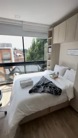 Modern loft in Cedritos with great view and park - Image 4