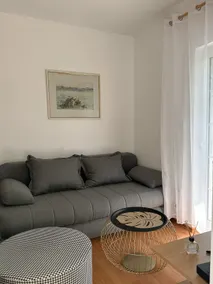 Lido 23 Grey Seaview Apartment - Image 3