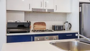Ettalong Beach - Poolside Luxury - Image 4