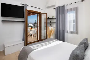 Spacious 2-Βedroom-Suite (Pool & private Jacuzzi) - Image 4