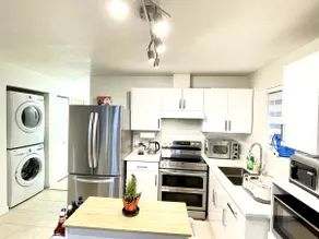 Beautiful Renovated Private 3BR Unit - Image 4