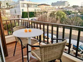 Beach 40m away. Cozy apt. WiFi/AC - Image 3