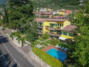 Residence Cedro – Swimming pool, lake view – Bi 35 - Image 5