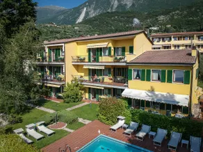 Residence Cedro – Swimming pool, lake view – Bi 35 - Image 2