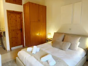 Maison Damianou Elegant Loft - Image 4