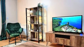 Spacious 4BR Home | Free Wi-fi Parking | Sleeps 7 - Image 3