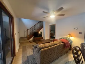 Charming townhouse in Fredonia - Image 2