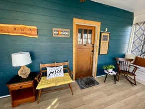 Charming & Cozy Craftsman: AC/Heat + Pets Free! - Image 2