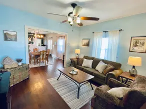 Charming & Cozy Craftsman: AC/Heat + Pets Free! - Image 5