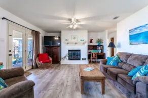Lakefront Cottage 15 min Baylor/Magnolia/Downtown - Image 3