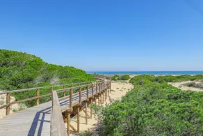 Stunning Duplex with Sea Views - Image 4