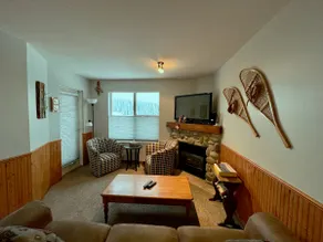 Guest Favourite Ground Floor ski in/out to door - Image 2
