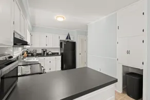 Pets, Fenced, 5 Min to Airport, 30 min to Beaches - Image 2