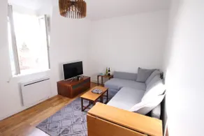 3P Cozy & Bright, good location, Paris / La Defense - Image 2