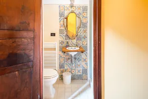 Downtown Noli, Spacious Kinfolk-Style House + Parking - Image 5
