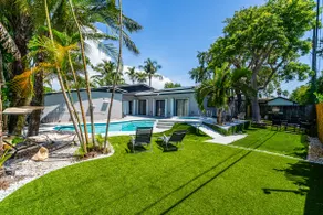 Heated Pool Tropical Backyard 3 Bedrooms 12 min to the Ocean - Image 2