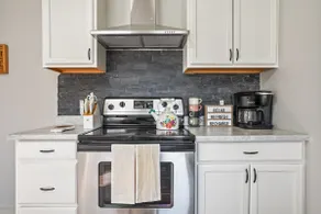 Cozy Cottage · 4 Mins To BSU · Game Room|Theater - Image 2