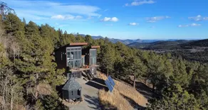 Getaway Cabin W/ Stunning View - Image 4