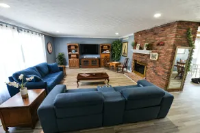 Whispering Pines Manor - Image 4