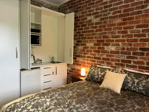 Charming Studio on Holmby - Rose - Image 3