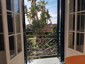 Hanbury Suite | Quiet Oasis with Private Parking - Image 5