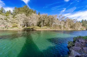 Quiet River front near Ocean WIFI/Hottub/Fire pit - Image 2