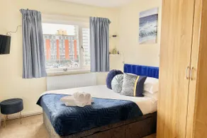 Cosy Flat in Maritime Quarter - Pass the Keys - Image 2