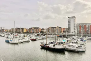 Cosy Flat in Maritime Quarter - Pass the Keys - Image 3