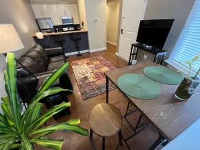 Downtown 1st Floor Apt: Walk to Breweries, Food - Image 2