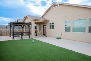 3BR Home w/ King Suite, Private Bath & Office - Image 4