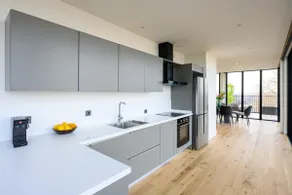 180* view, 3 bedrooms, 2 bathrooms + Balcony! - Image 4