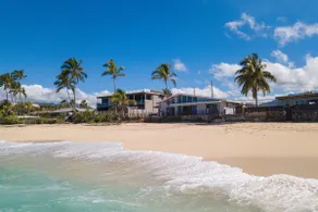 Beachfront Oasis in Māʻili, Oahu - Image 3
