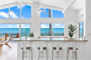 Beachfront Oasis in Māʻili, Oahu - Image 2