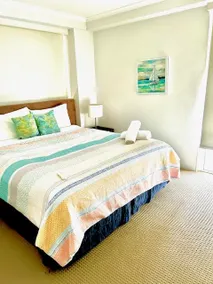 Luxury Unit, Beach & Shops, Guest 5* Favourite - Image 5
