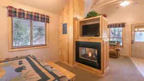 Shadow Mtn Lodge - Cabin 302 - Whirlpool-Fireplace - Image 5