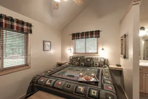 Shadow Mtn Lodge - Cabin 302 - Whirlpool-Fireplace - Image 2