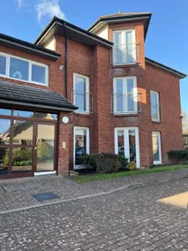 Central 2 Bedroom Short Walk to Town, Beach & Golf - Image 2