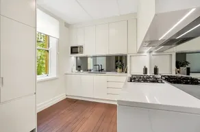 Chic Large 4 Bedroom Water View House @ The Rocks - Image 5
