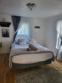 Comfy cozy great location! - Image 3