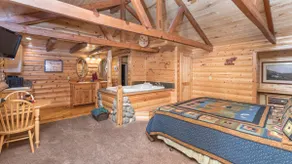 Upper Canyon Inn - Cabin 16 - Whirlpool- Fireplace - Image 2