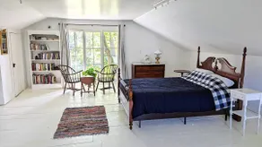 Carriage House in Historic Town - Image 2