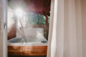 Woodland Retreat | Sauna | EV | Hot tub | Pet fdly - Image 3