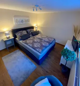 Cozy lakefront accommodation - Image 5